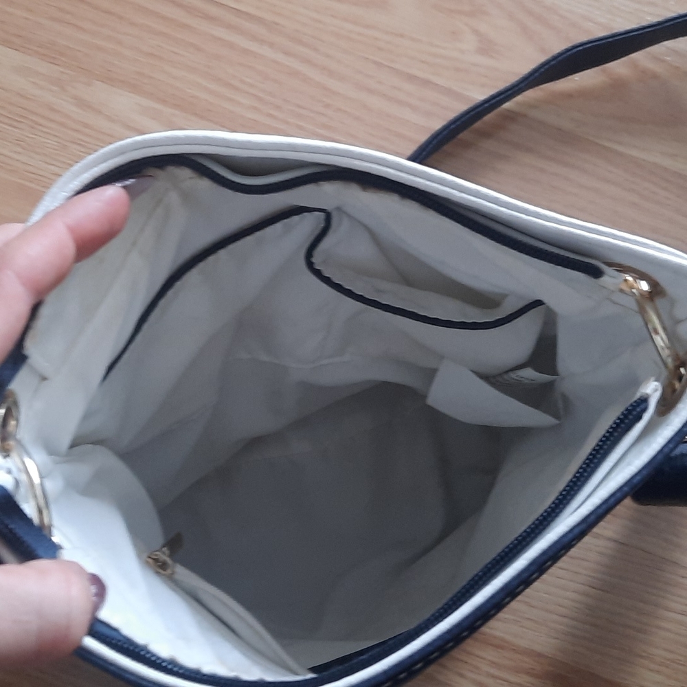 Purse - Picture 4 of 5